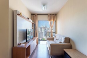 基本公寓 | 起居區 | 電視