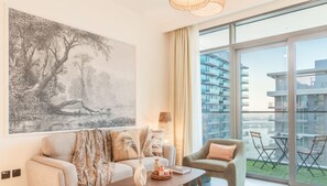 Luxury Apartment, Sea View | Living area
