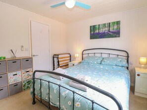 2 bedrooms, individually decorated, individually furnished, free WiFi