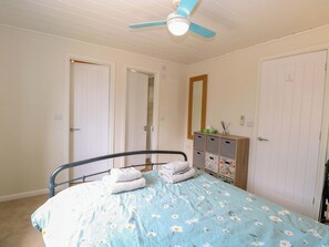 2 室のベッドルーム、客室ごとに異なる装飾、客室ごとに異なるインテリア、WiFi (無料)