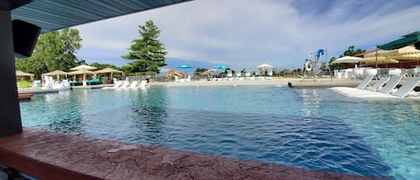 室内游泳池