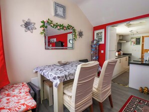 Cottage | Dining