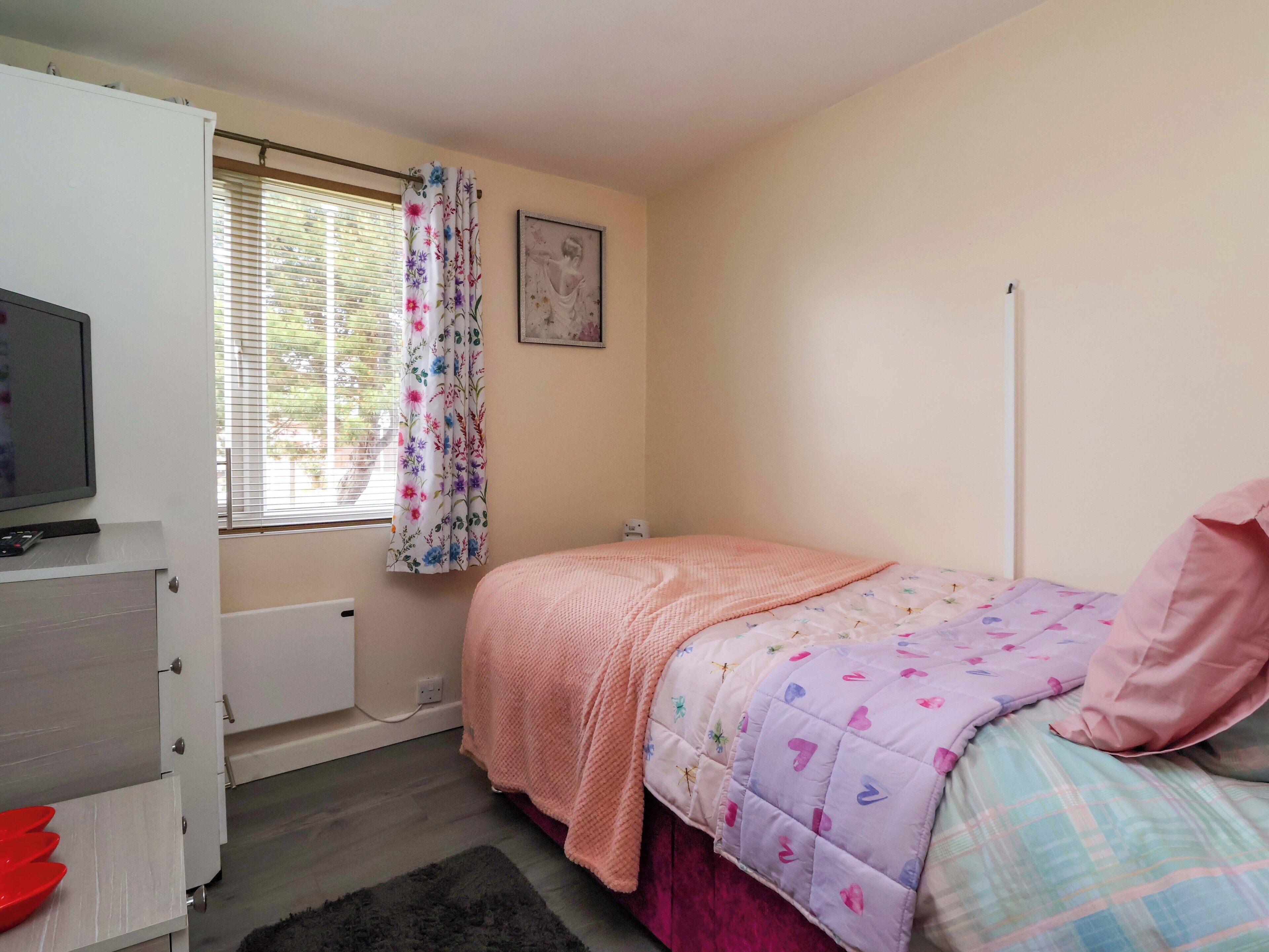 2 bedrooms, individually decorated, individually furnished, free WiFi