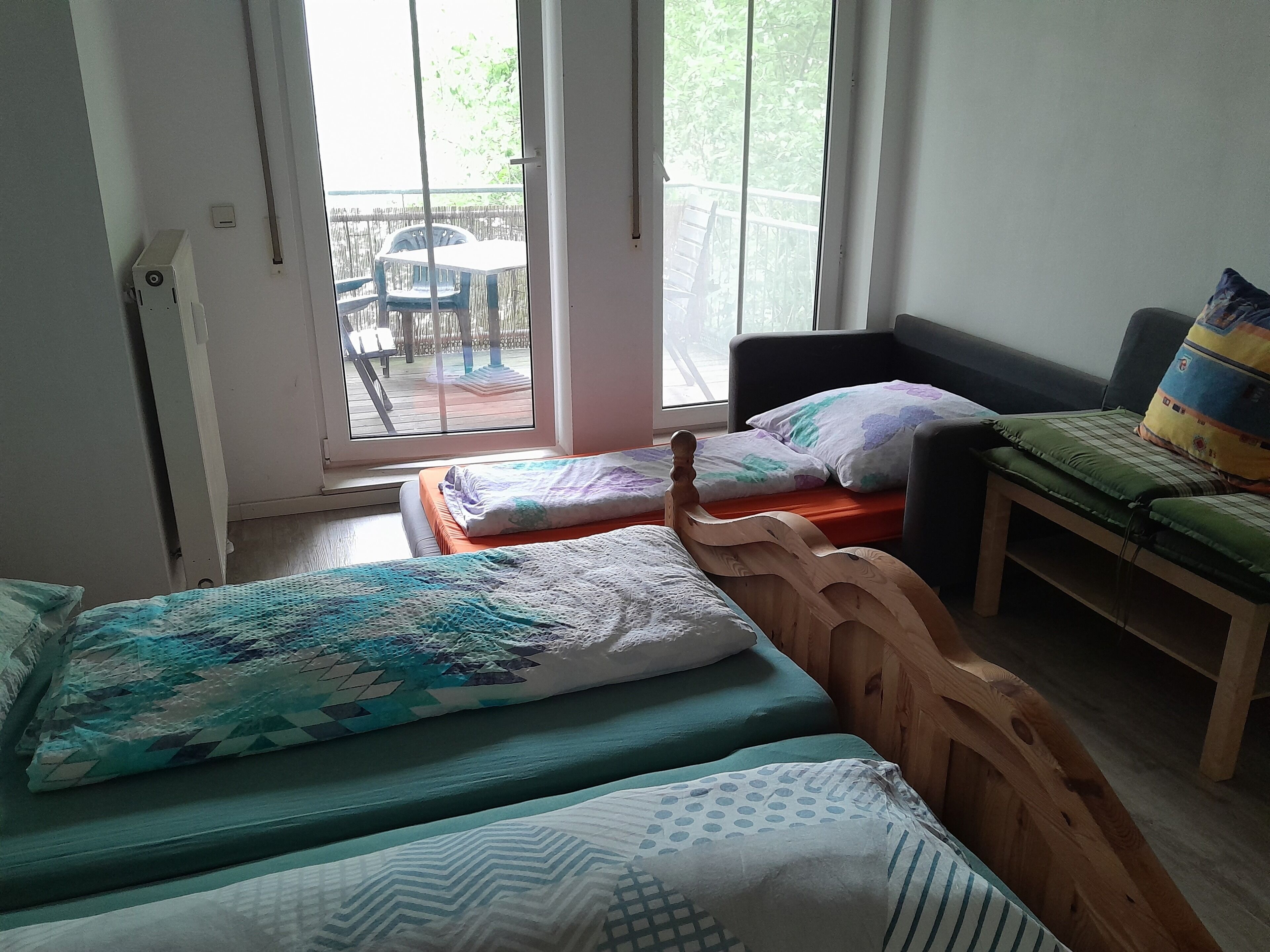 1 bedroom, bed sheets