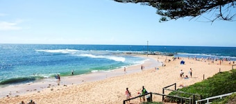 Northern Beaches Spacious 2 bed Apartment