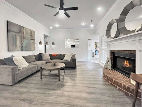 Razorback Retreat- 5 mi to University of Arkansas