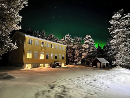 Exterior. Skolan
