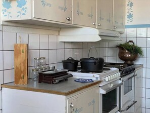 Full-sized fridge, microwave, oven, stovetop - Skolan (Gargnäs)