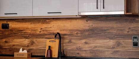 Micro-ondes, four, plaque de cuisson