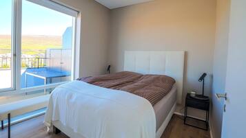 Luxury Apartment, Balcony | Desk, iron/ironing board, free WiFi