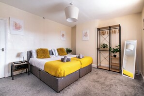 House, 4 Bedrooms | Iron/ironing board, free WiFi - Smiddles Lane House (Bradford)