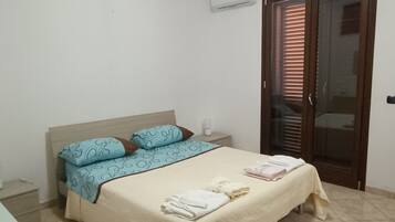 2 camere, ferro/asse da stiro, Wi-Fi gratuito, lenzuola