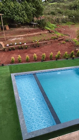 Pool. Panchgani Palace