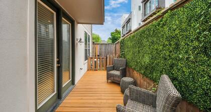 Luxurious Three-Story Townhome in Houston