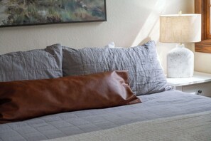 4 bedrooms, iron/ironing board, travel cot, WiFi