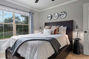 3 bedrooms, iron/ironing board, WiFi, bed sheets