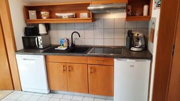 Kühlschrank, Mikrowelle, Geschirrspüler