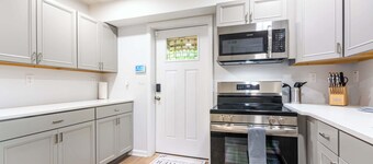 ‼️Bright 2BR Basement Suite w/ Parking & Backyard