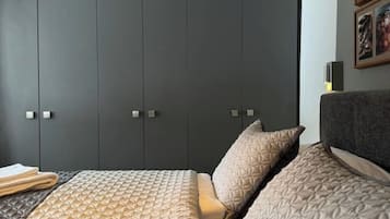 2 chambres, fer et planche à repasser, Wi-Fi, draps fournis