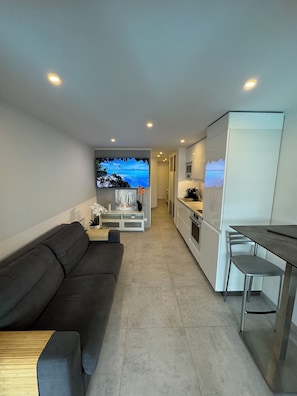 Smart-TV, Tischtennisplatte