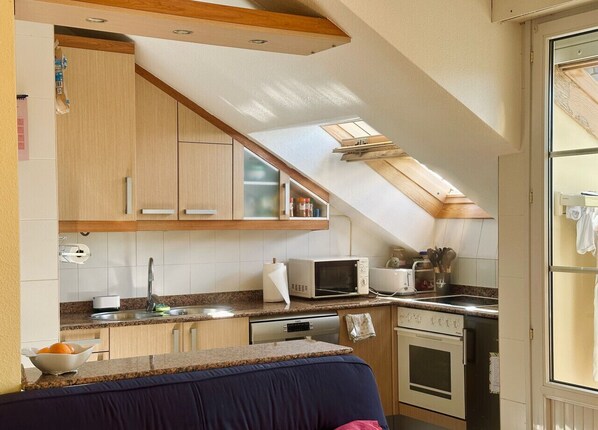 Oven, stovetop, coffee/tea maker, toaster