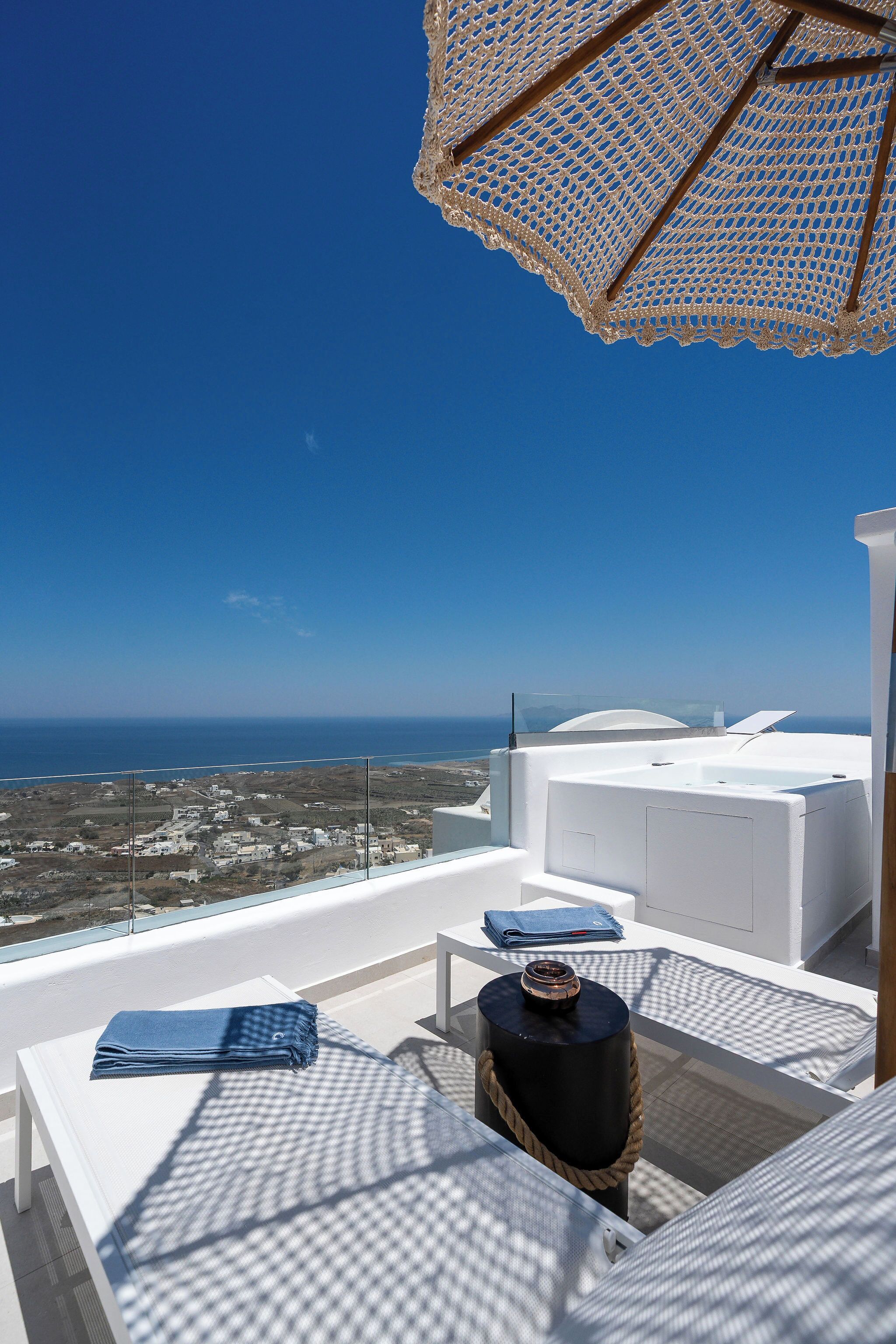 Panoramic Villa with Outdoor Hot Tub | Terras