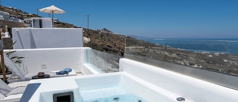 360 View Suite with Jacuzzi | Terrace/patio