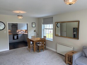 Televisión, futbolito, tenis de mesa y libros 