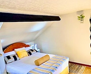 1 bedroom, free WiFi, bed sheets - Central South Facing 1-bed Apartment, Sleeps 2 (Taunton)