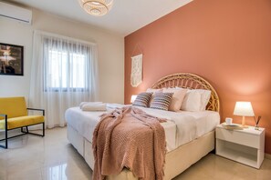 Apartamento, 3 habitaciones, cocina, vistas a la ciudad | Decoración individual, mobiliario individual, cortinas opacas