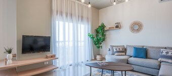 Vinyl 3-Bedroom Apartment in Zouk Mikael