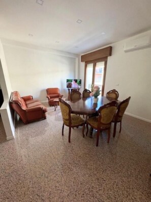 Interior - Spacious apartment near the sea | Ideal for families and relaxation (Melito di Porto Salvo)