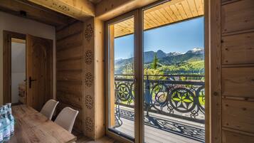 Comfort Apartment, 2 Bedrooms, Mountain View | Terrace/patio