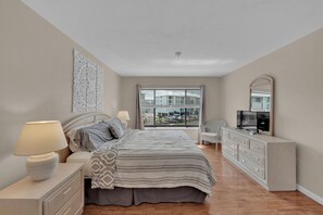 2 bedrooms, iron/ironing board, bed sheets