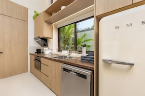 Villa, 2 chambres, véranda, vue piscine | Cuisine privée