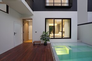 Front of property – evening/night