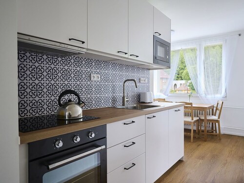 Cosy apartment for 6 people with WIFI, TV and balcony