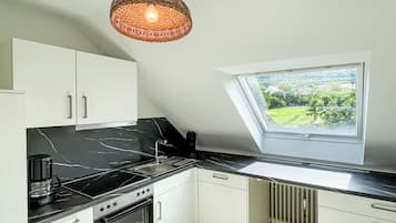 Mikrowelle, Ofen, Geschirrspüler, Toaster