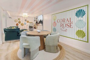 Dining - The Coral Rose Cottage (Middletown)