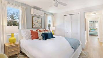 5 bedrooms, desk, iron/ironing board, travel crib