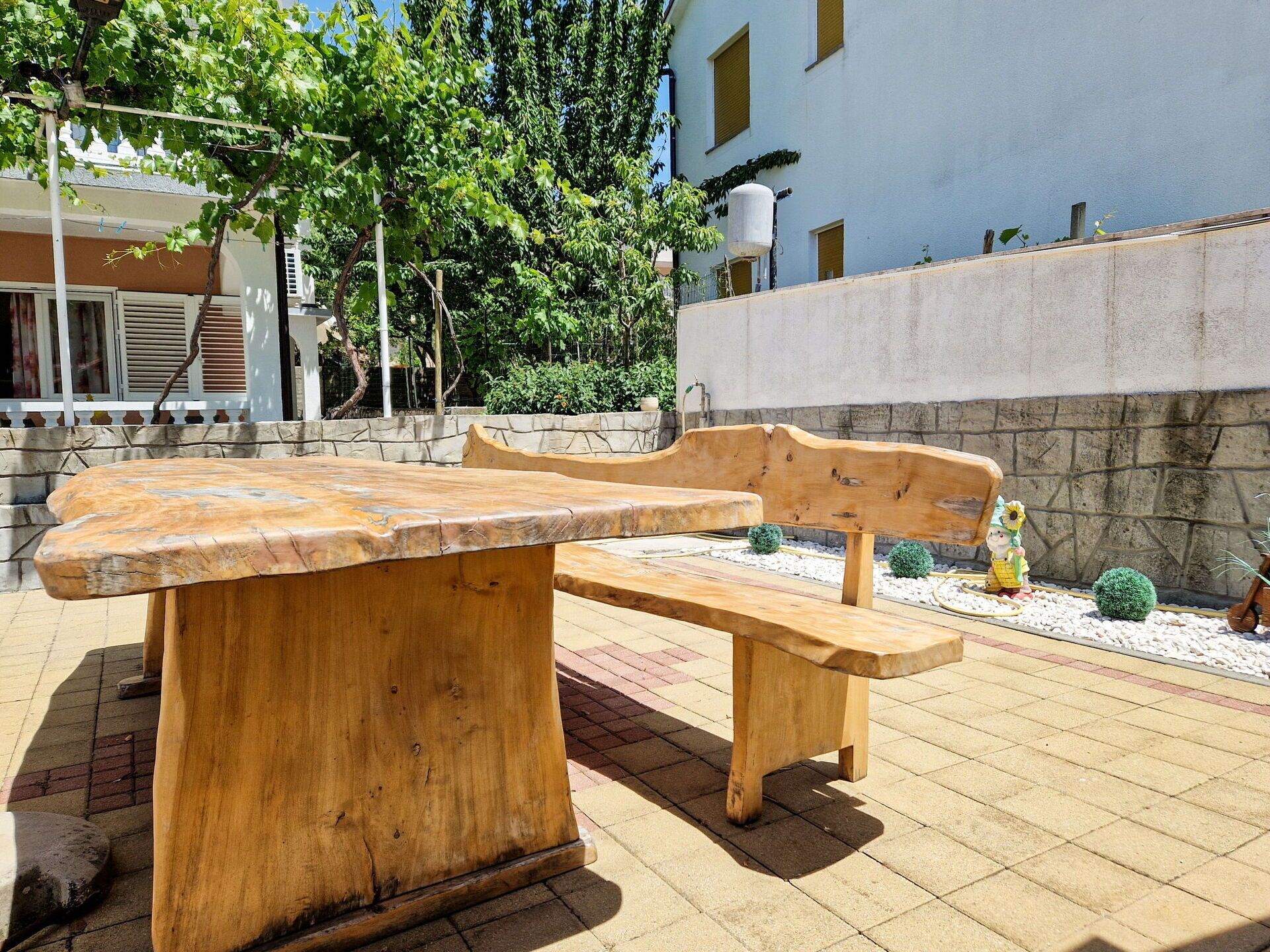 Furniture, Flooring, Interior Design, Wood, Kitchen & Dining Room Table, Floor, Chair, Table, Dining Room, Ceiling