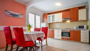 Private kitchen - Cosy apartment for 7 people with WIFI, A/C, TV, terrace and panoramic view (Senj)