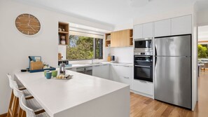 Fridge, oven, stovetop, dishwasher