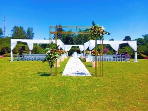 Outdoor banquet area - Lee Njiru Resort (Nakuru)