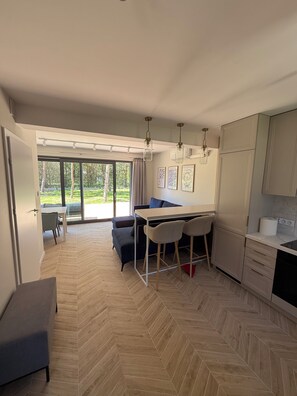 Smart TV, fireplace - Charming 2-bedroom bungalow with AC, WiFi in enchanting Niesulice for 6 person (Niesulice)