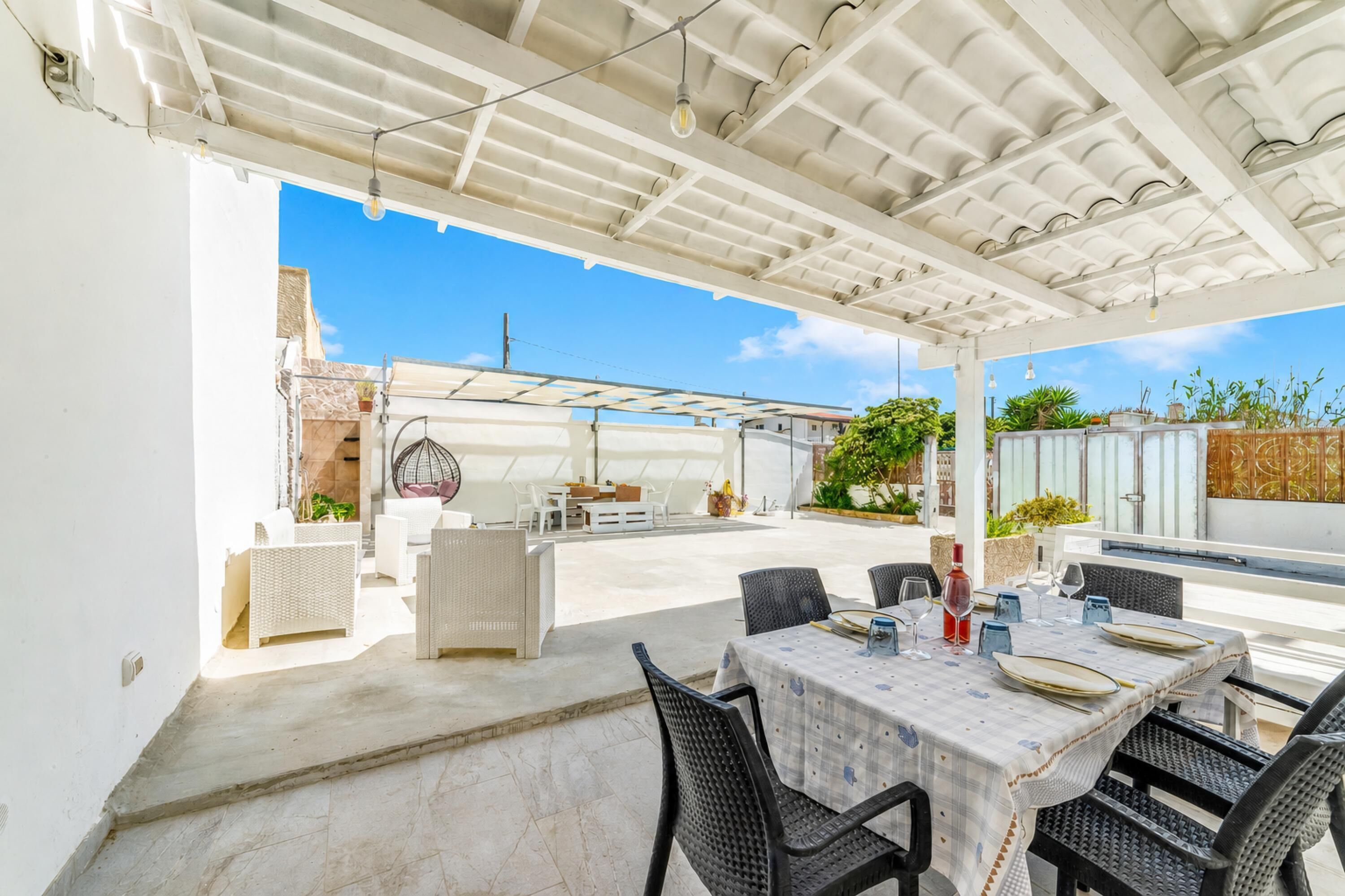 Family Villa, 2 Bedrooms, 2 Bathrooms, Sea Facing (Villa Benedetta 50m from Beach) | Outdoor dining