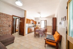 Family Villa, 2 Bedrooms, 2 Bathrooms, Sea Facing (Villa Benedetta 50m from Beach) | Interior - Villa Benedetta 50m From Beach (Lecce)