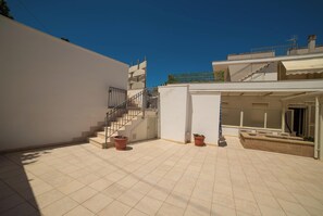 Family Villa, Multiple Bedrooms (Fortino House From 300 Meters To Sea) | Property grounds