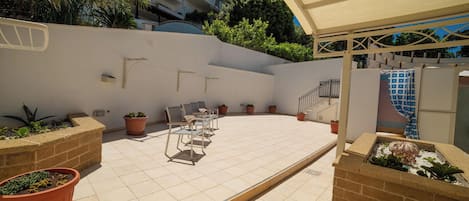 Villa familiar, varias habitaciones (Fortino House From 300 Meters To Sea) | Terraza o patio