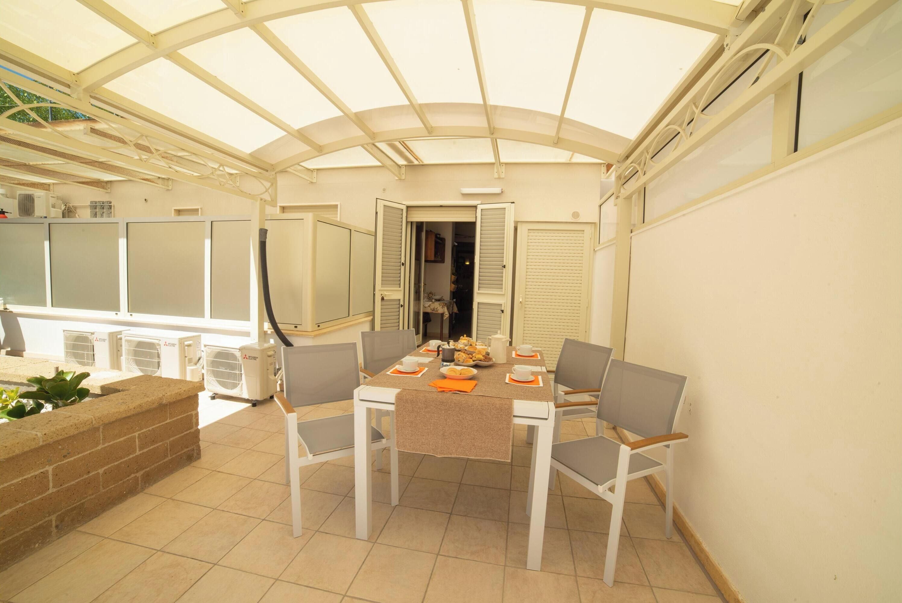 Family Villa, 2 Bedrooms, Terrace (Fortino House From 300 Meters To Sea) | Tempat makan luar